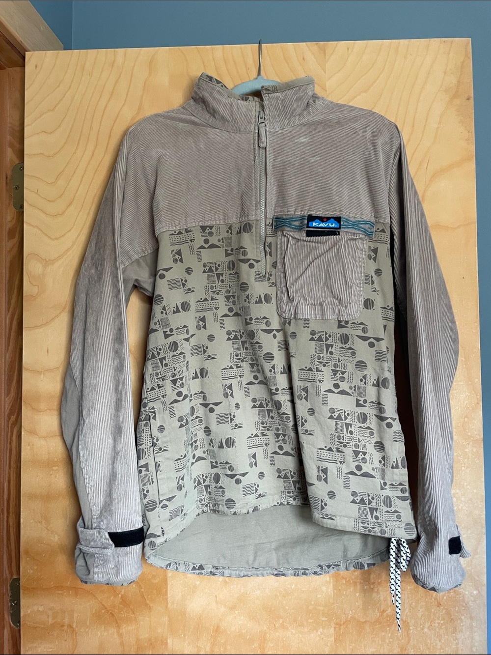 Kavu Taupe and Olive Half-Zip Pullover with Geo Print